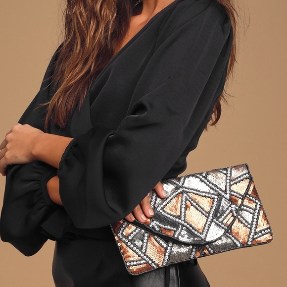 πΉ SOLD Gunmetal Multi Sequin Envelope Clutch - Picture 2 of 5